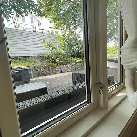 Charming 4-bedroom In Apartamento