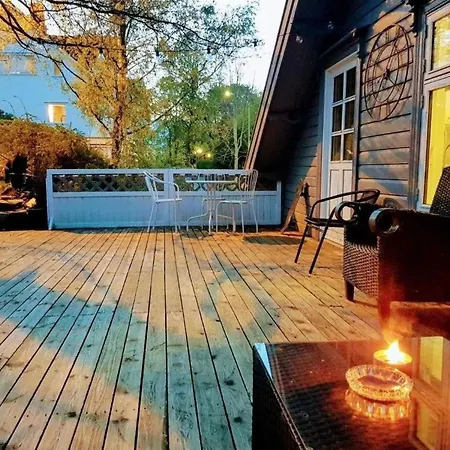 Lägenhet Charming 4-bedroom In *