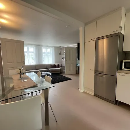 Appartement Charming 4-bedroom In *