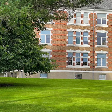 Charming 4-bedroom In *