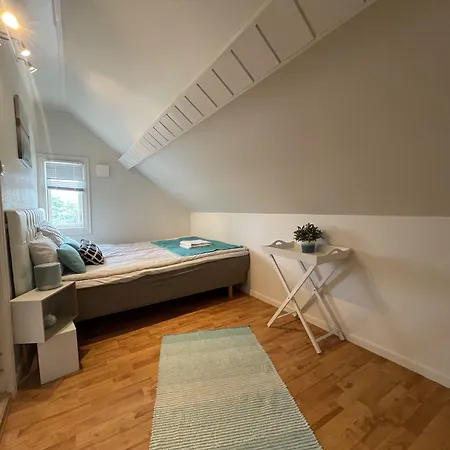 Charming 4-bedroom In Appartement *