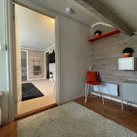 Leilighet Charming 4-bedroom In *