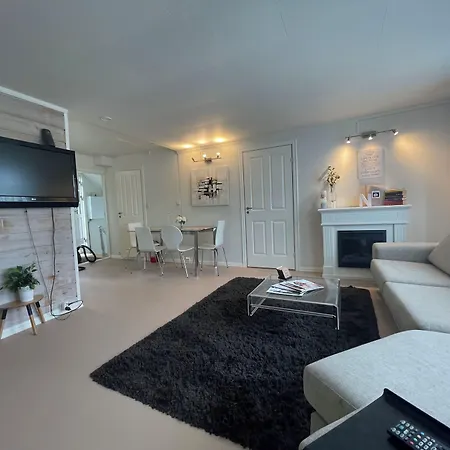 Leilighet Charming 4-bedroom In *