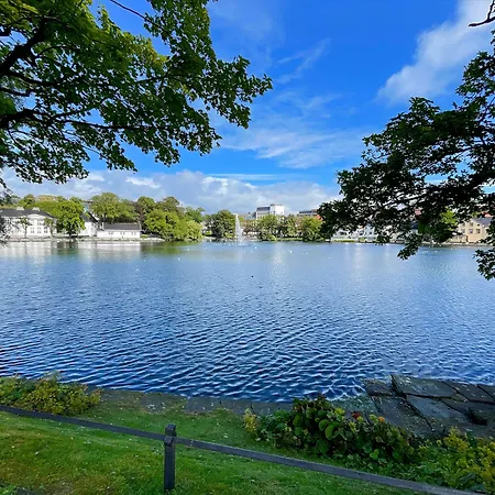 Apartamento Charming 4-bedroom In *